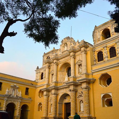 Ave Del Paraiso Guest House Antigua Bagian luar foto