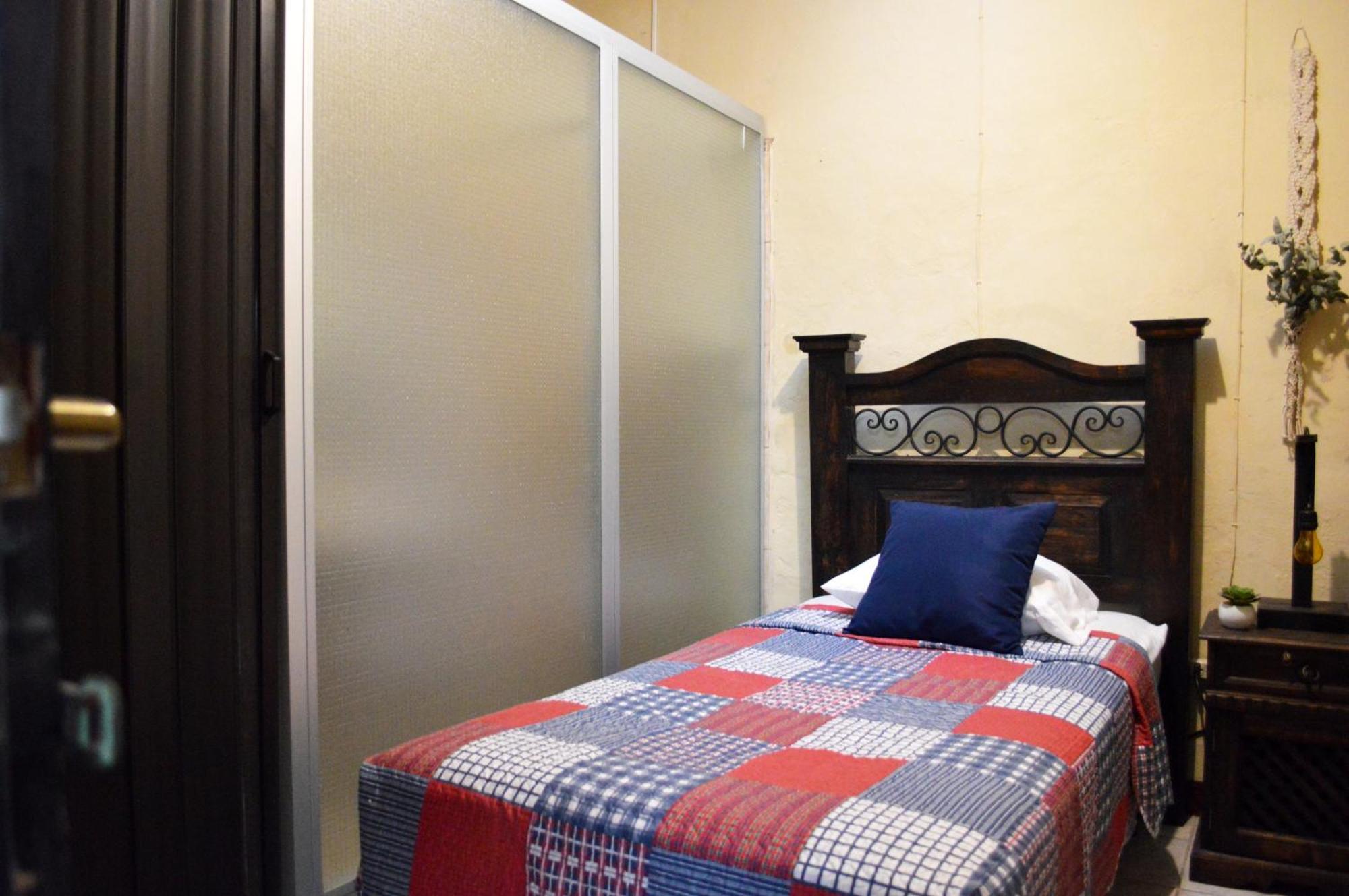 Ave Del Paraiso Guest House Antigua Bagian luar foto