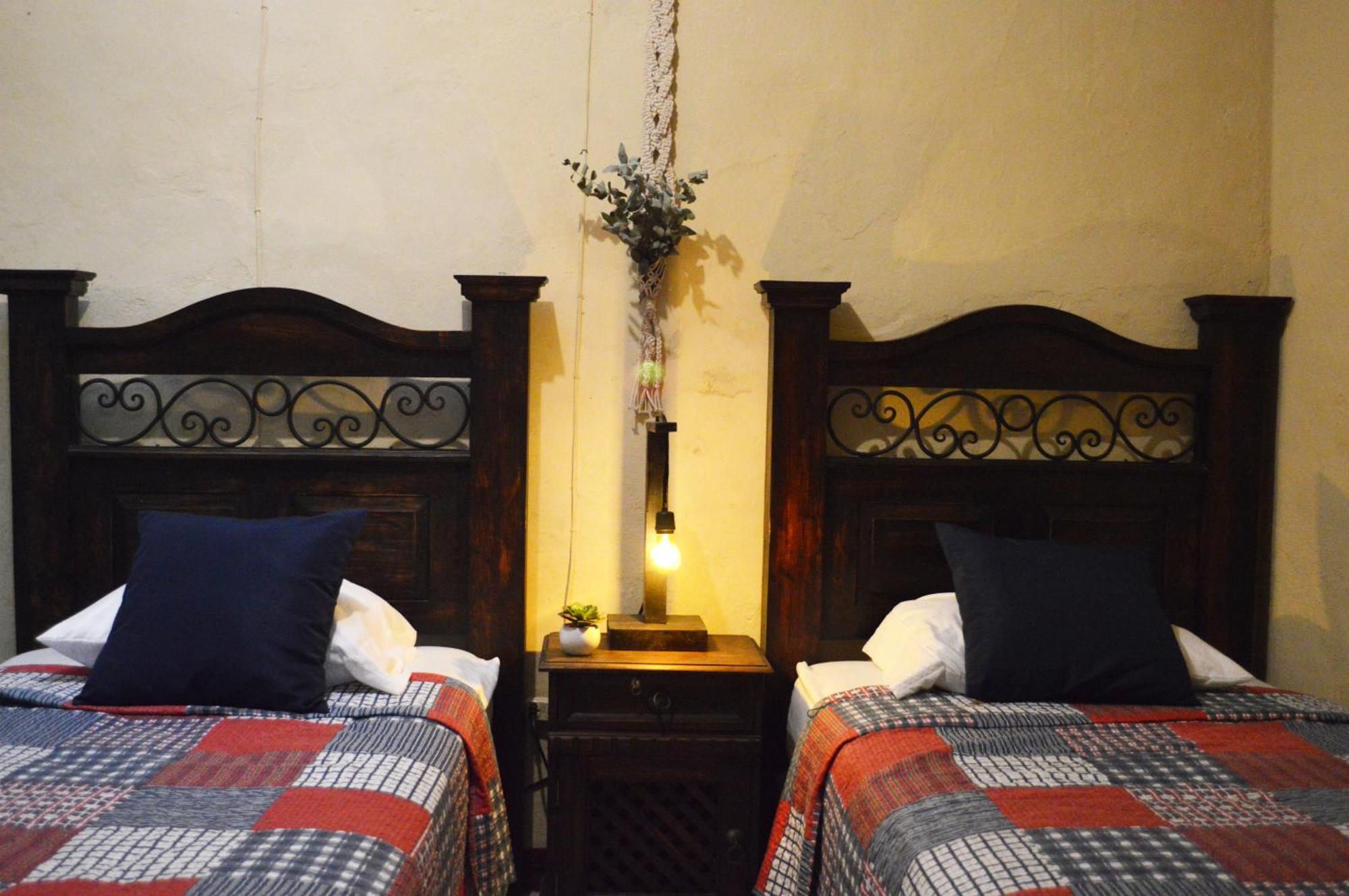 Ave Del Paraiso Guest House Antigua Bagian luar foto
