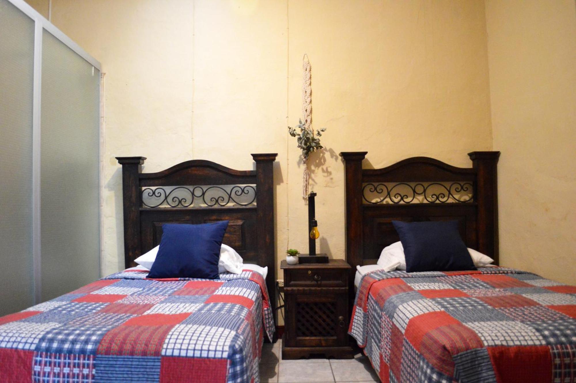 Ave Del Paraiso Guest House Antigua Bagian luar foto